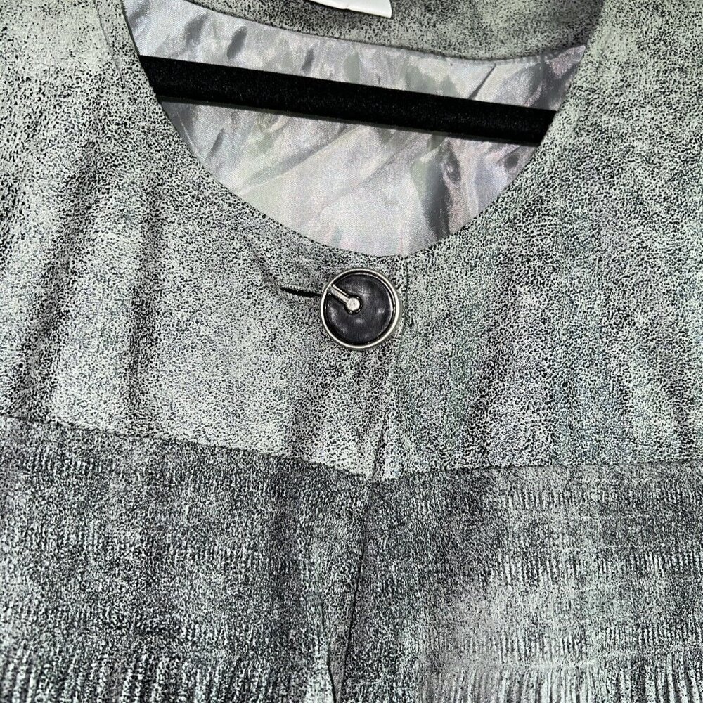 Great Cavalier Womens Tiered Ruffle Faux Suede Jacket Medium Grays Button - Picture 5 of 8